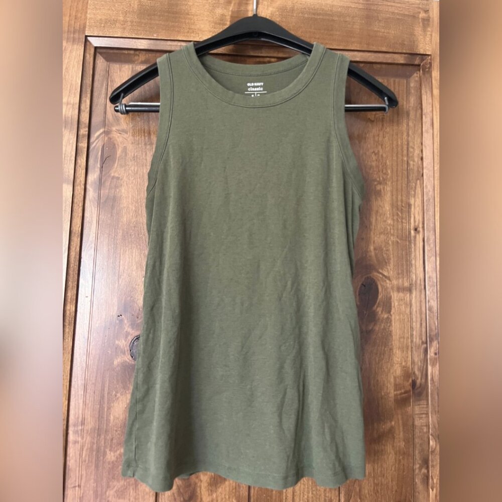 Old Navy green tank top